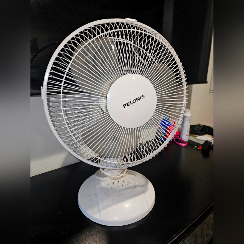 Pelonis White Table Fan